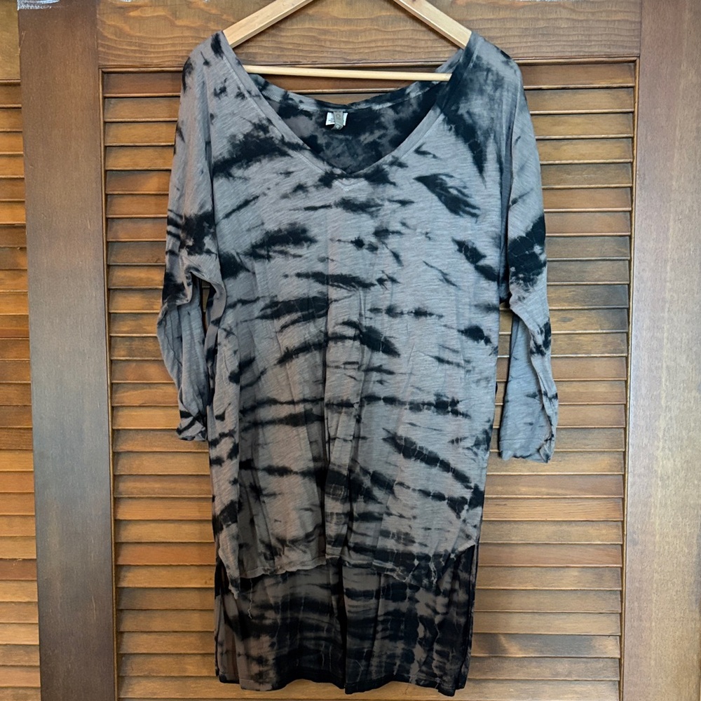 XCVI Black and Gray Tie-Dye high low tunic